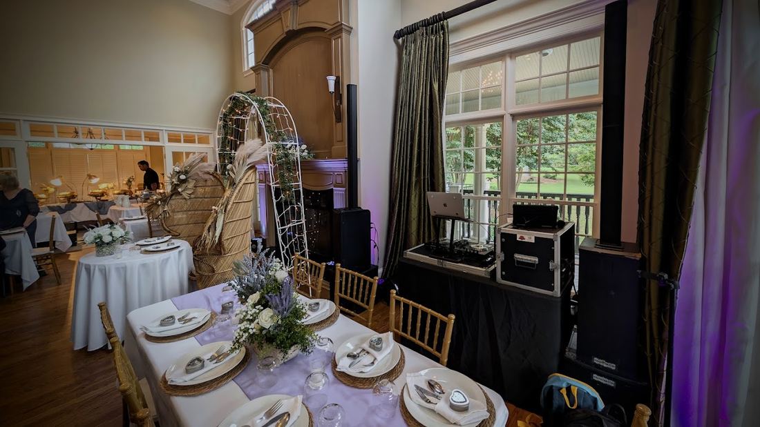 Estate reception room with uplighting and speakers